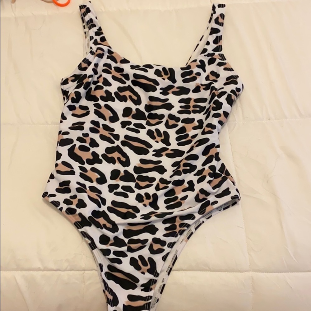Zaful One Piece Bathing Suit 👙